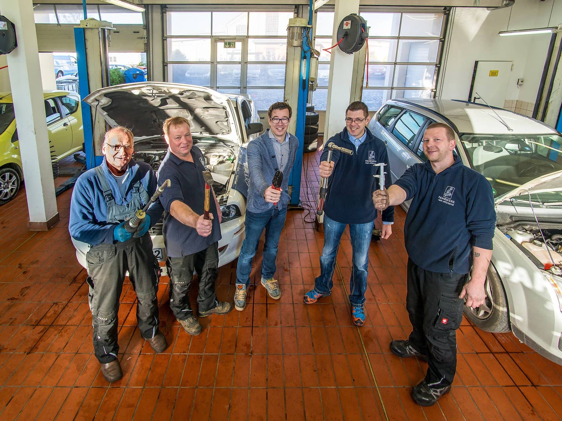 FAHRWERK statt Stillstand | Autovermietung, Autoverkauf, Werkstatt und Reparatur