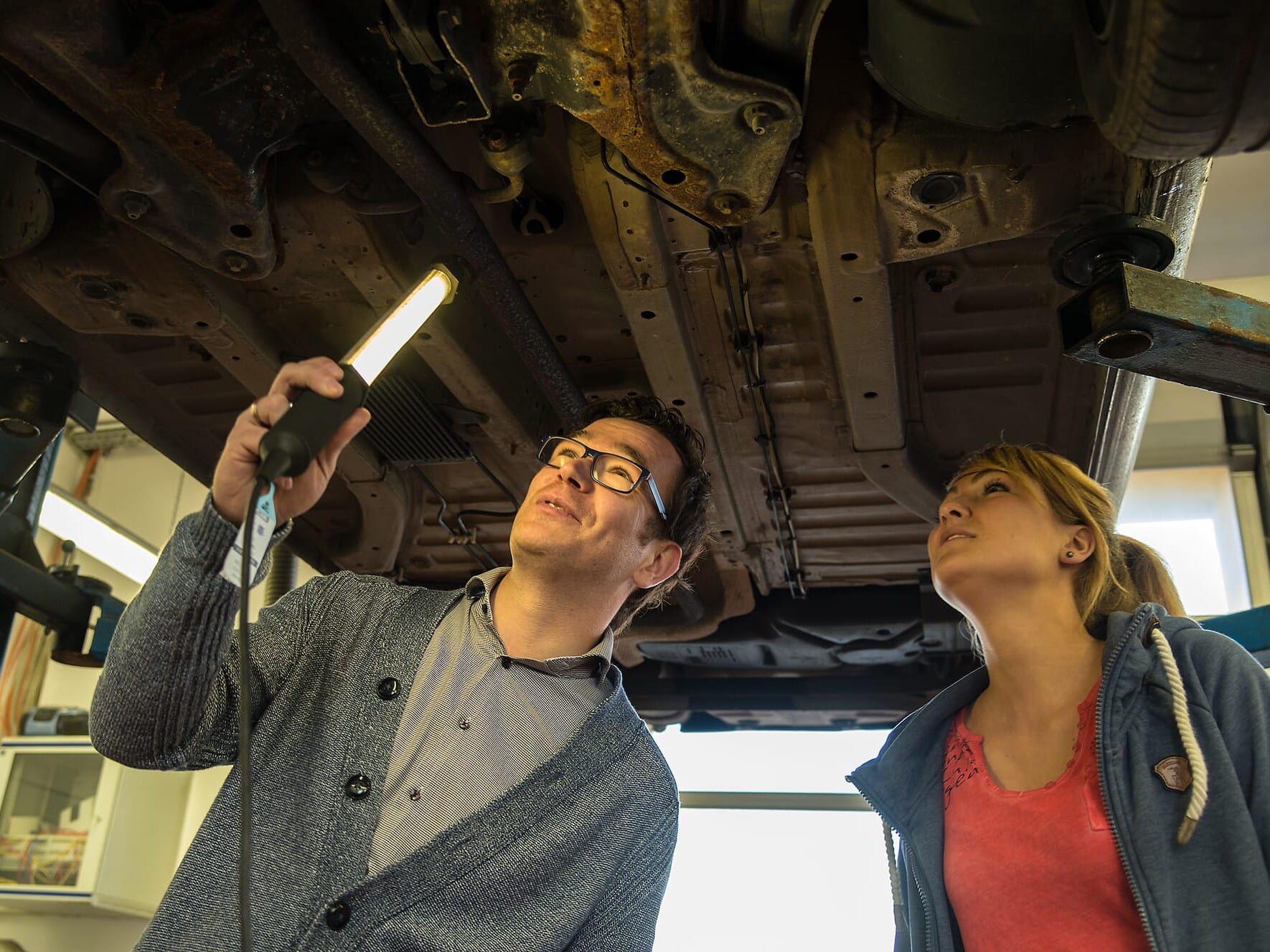 Inspektion | FAHRWERK statt Stillstand | Autovermietung, Autoverkauf, Werkstatt und Reparatur